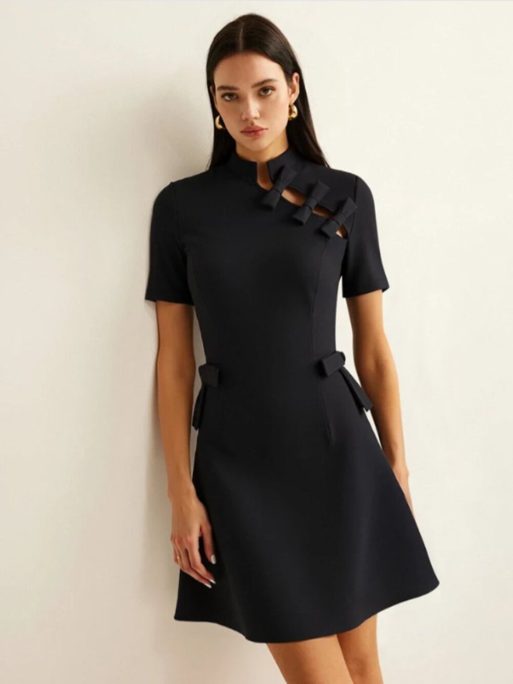 Commense Bow Cut-Out Stand Collar Short Sleeve Dress - L